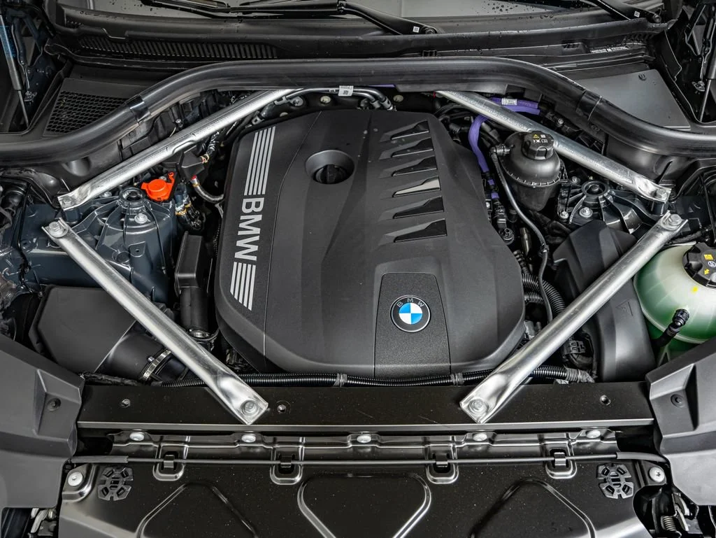 New 2026 Dravit Grey Metallic BMW xDrive40i image 46