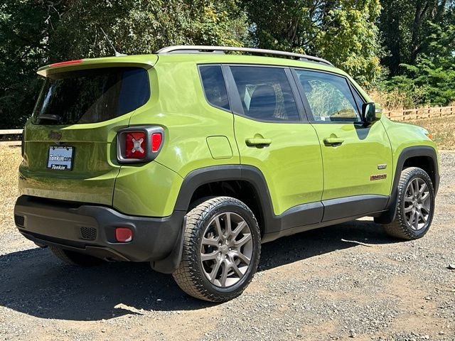 Used 2016 Jungle Green Jeep Latitude image 9