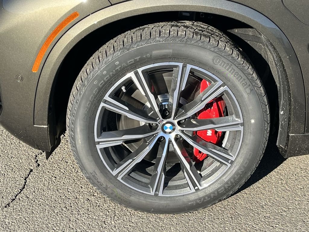 New 2026 Green Metallic BMW xDrive50e image 10