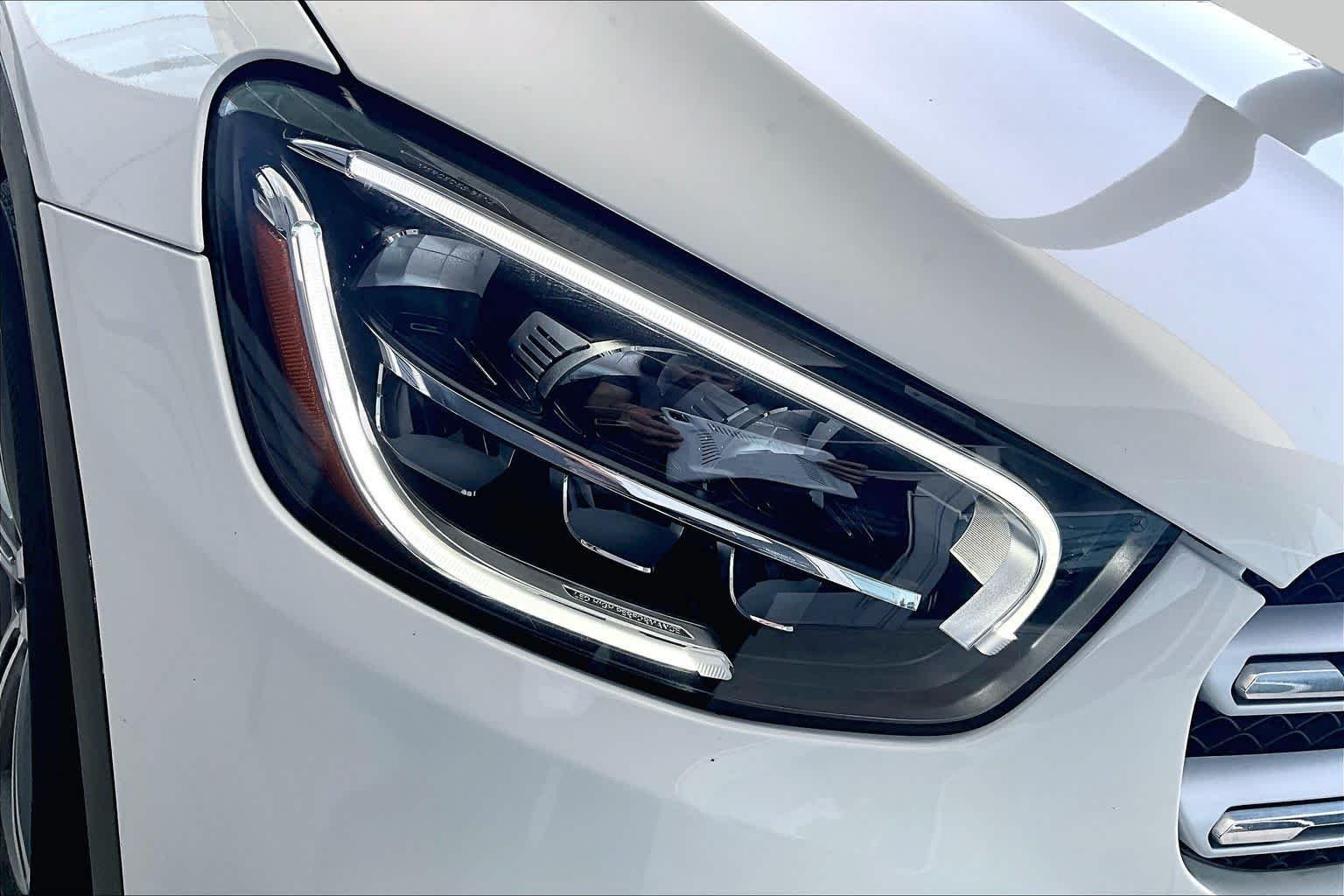 Used 2020 Polar White Mercedes-Benz GLC 300 image 24
