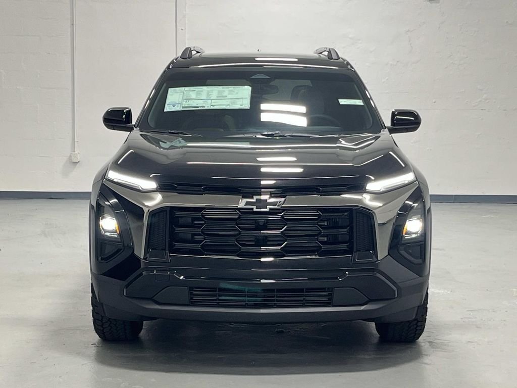 New 2027 Mosaic Black Metallic Chevrolet ACTIV image 3