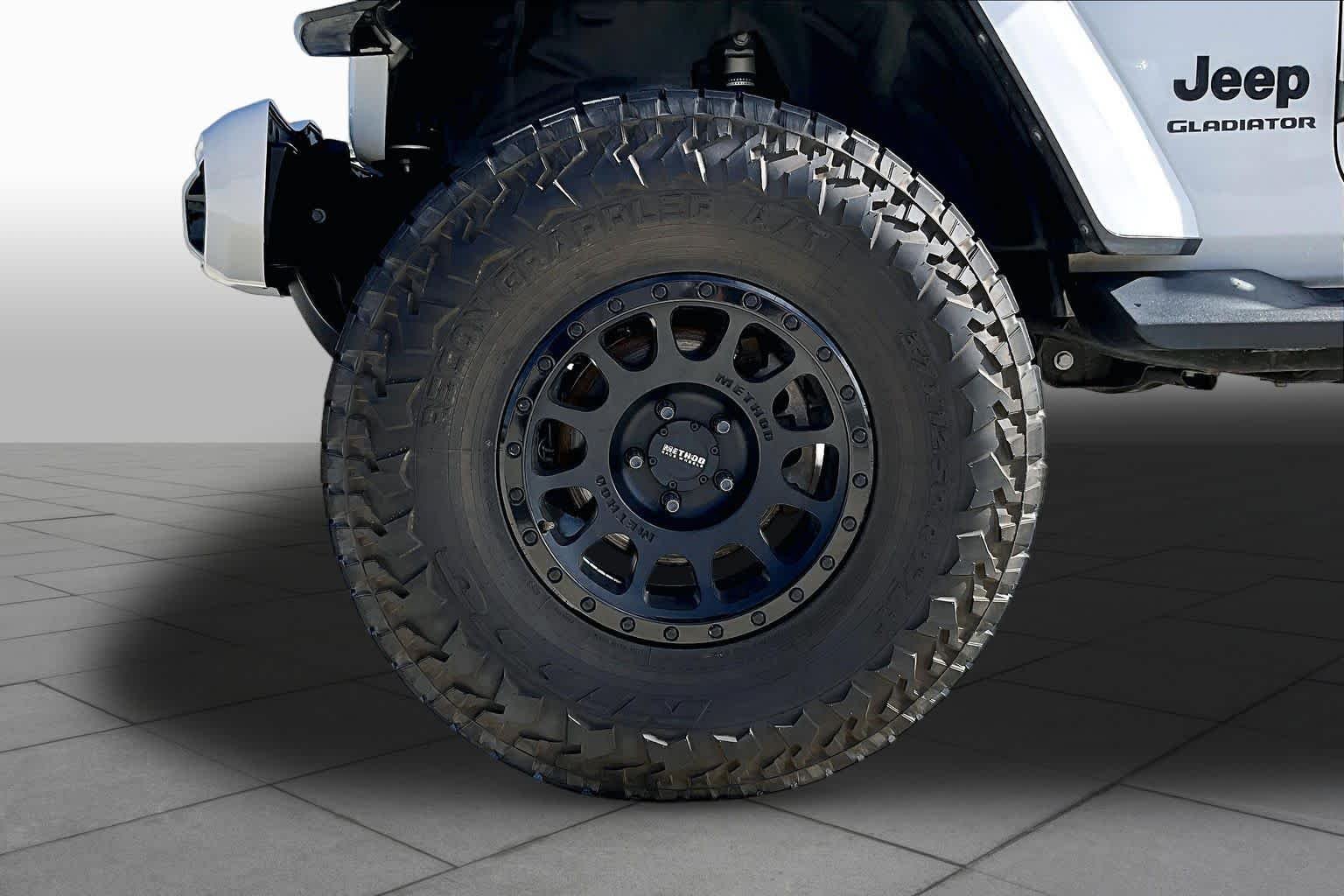 Used 2022 Bright White Clearcoat Jeep High Altitude image 11