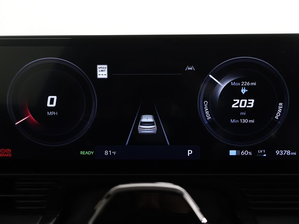 Used 2025 White Hyundai SEL image 37