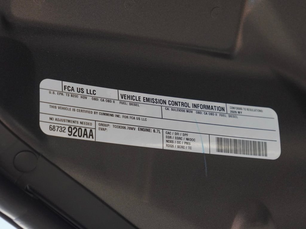 New 2026 Granite Crystal Metallic Clear-Coat Exterior Paint RAM Laramie image 25