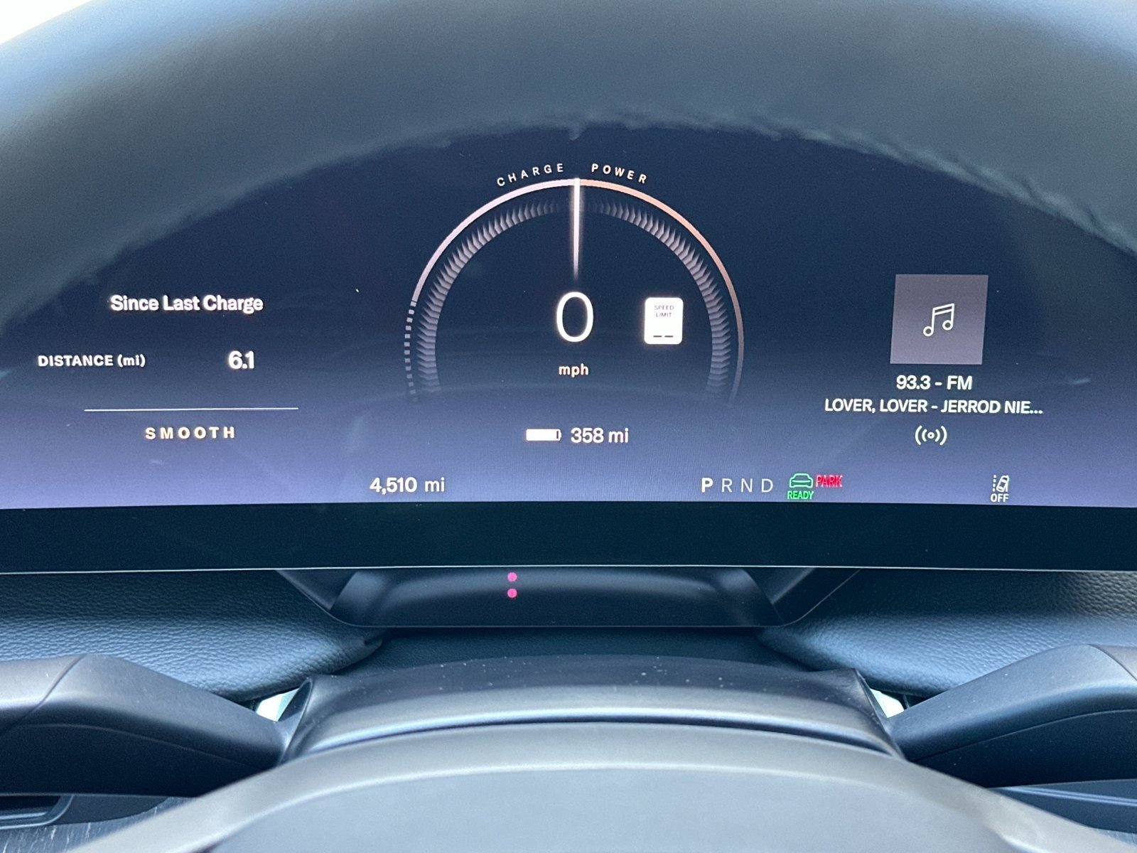 Used 2025  Lucid Touring image 27