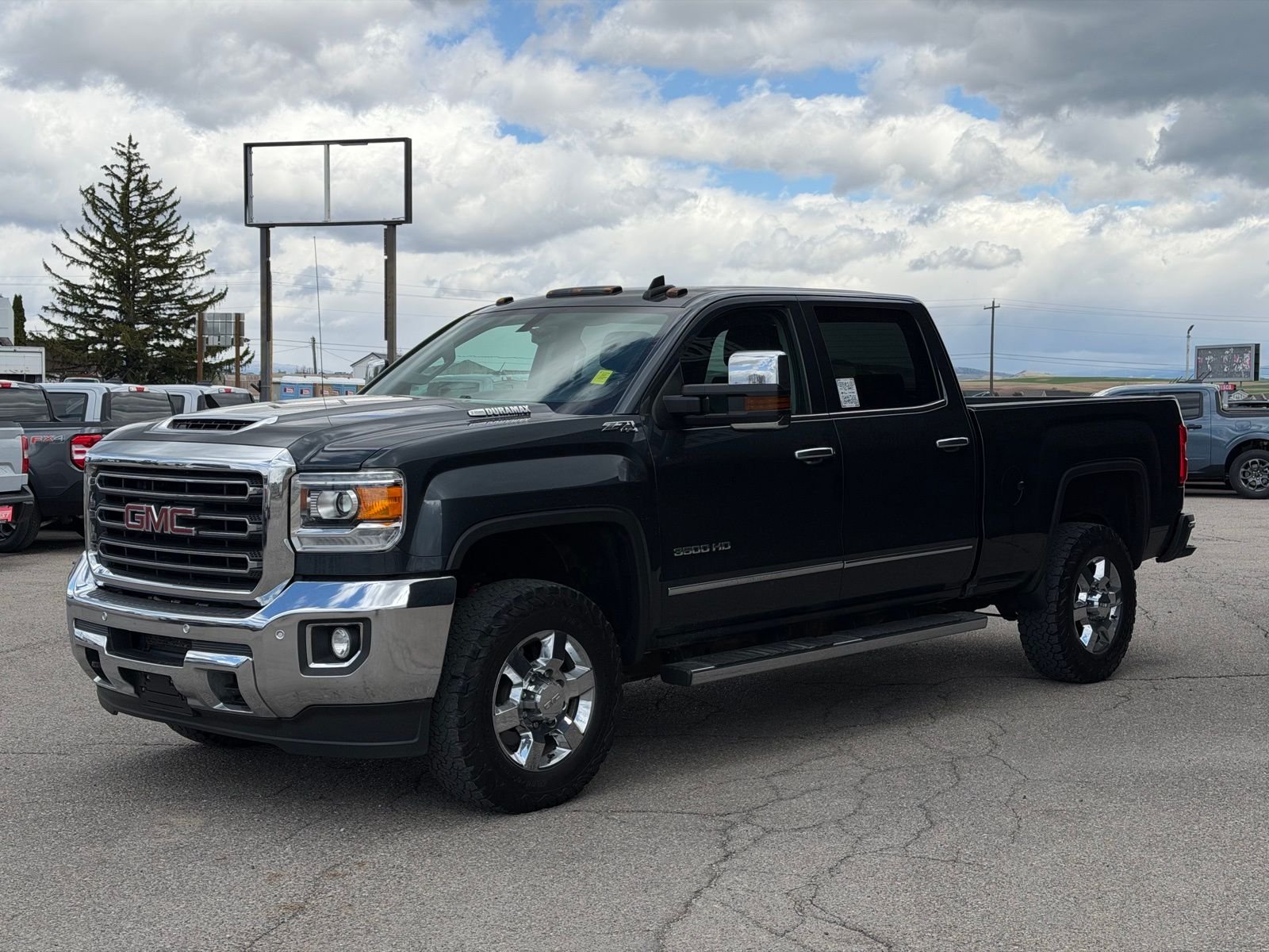 View vehicle photo 5