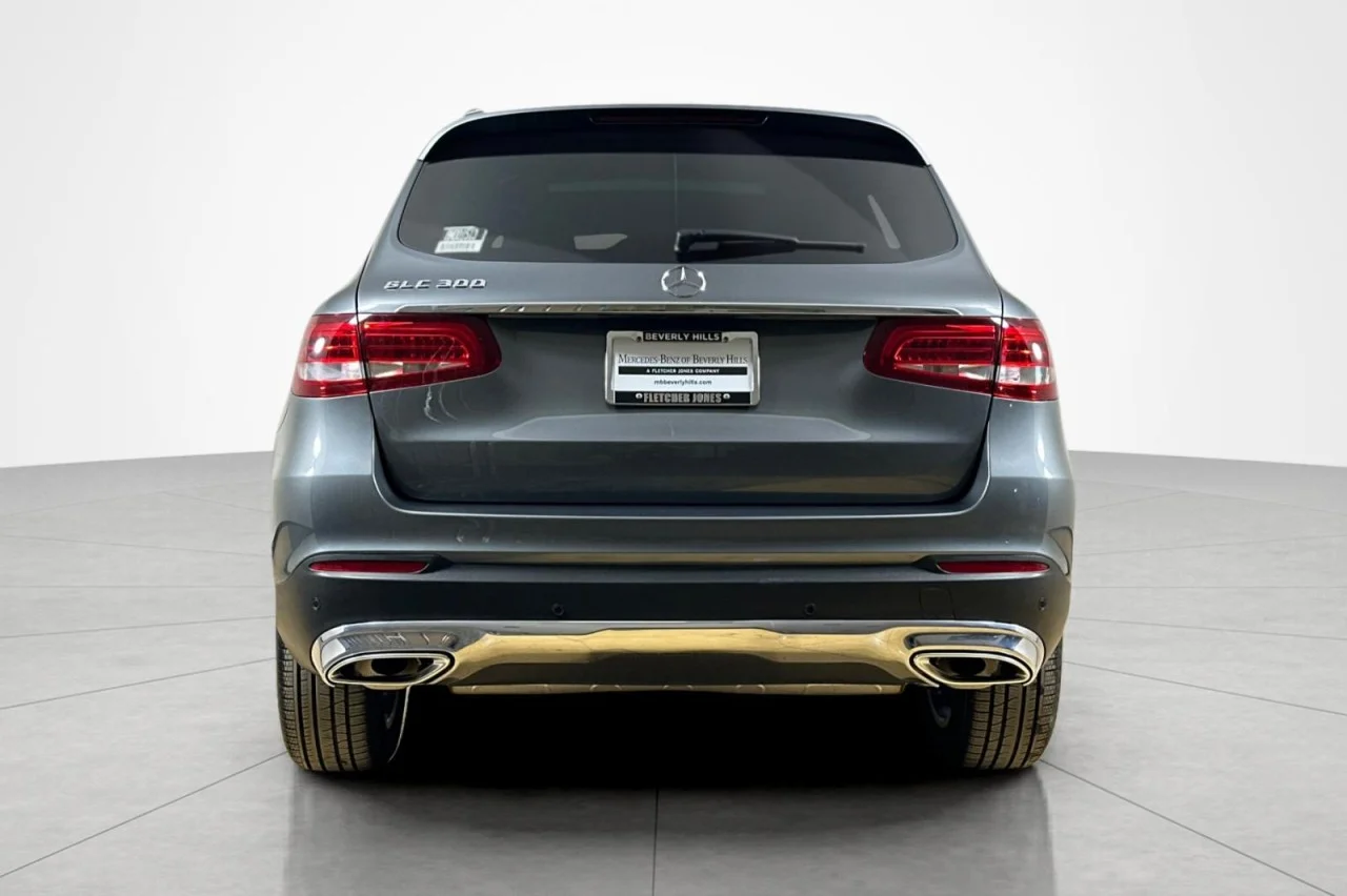 Used 2018 Selenite Grey Metallic Mercedes-Benz GLC 300 image 4