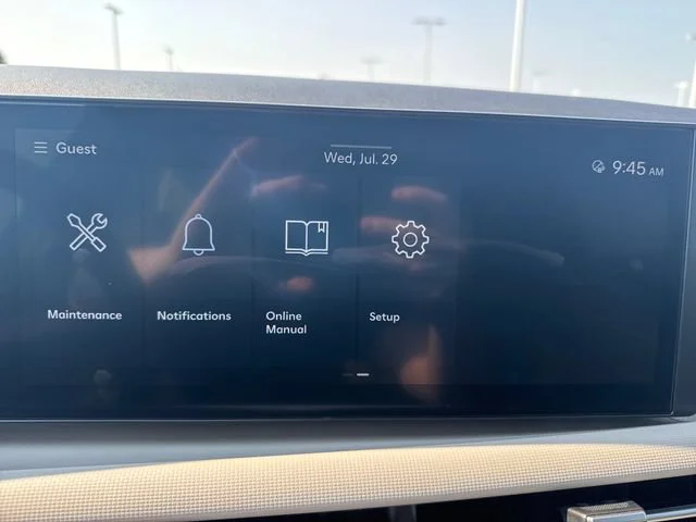Used 2025  Hyundai SEL image 23