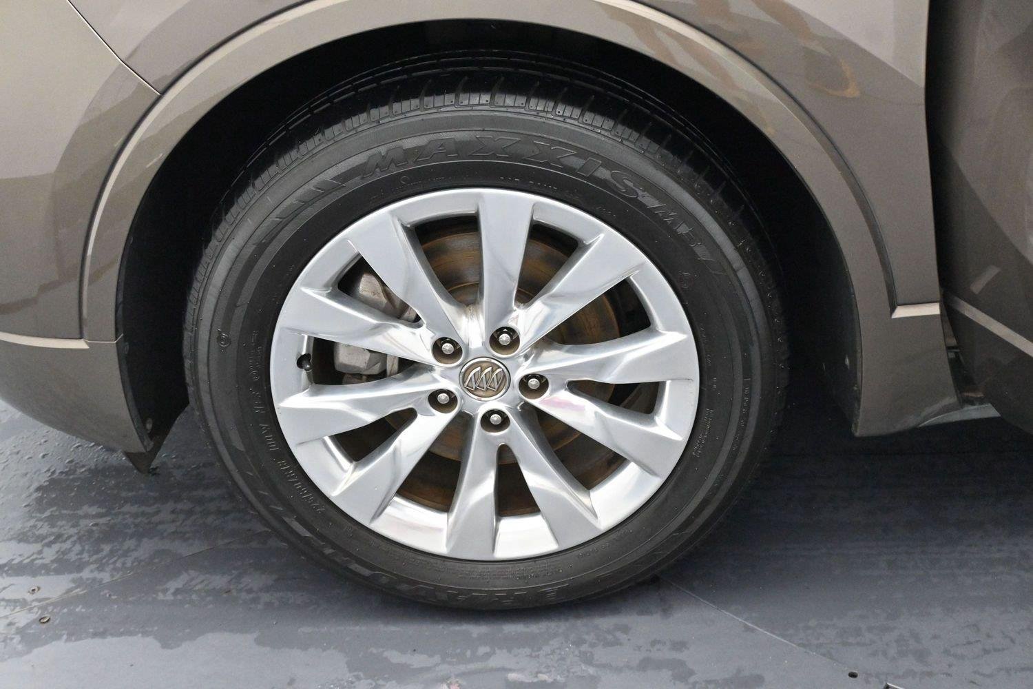 Used 2017 BRONZE ALLOY METALLIC Buick Essence image 41