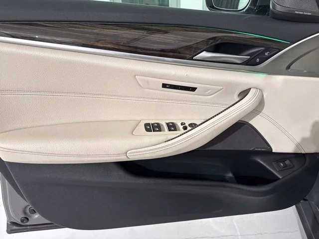 Used 2021 Gray BMW 530i xDrive image 20