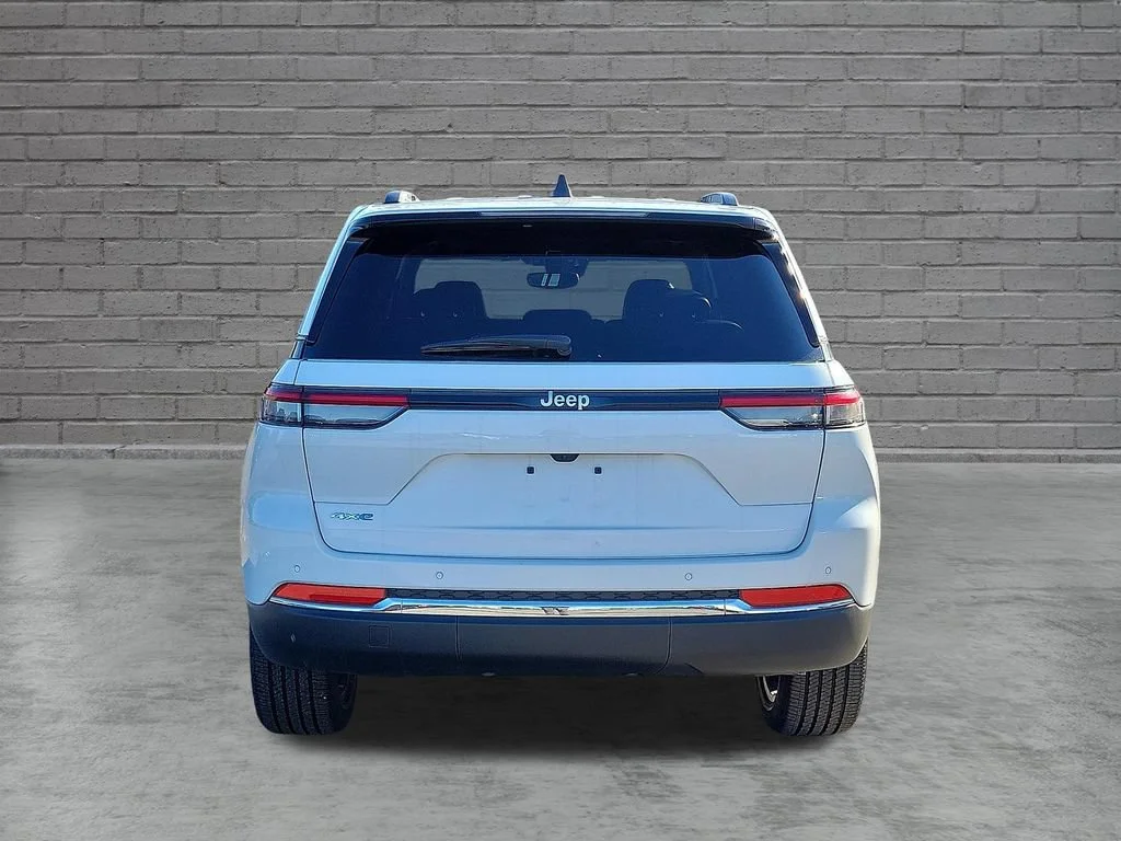 New 2024 Bright White Clearcoat Jeep  image 7