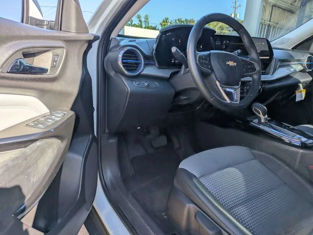 Used 2025 White Chevrolet LT image 20