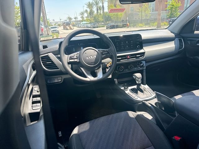 New 2026 Dark Ocean Blue Kia LX image 22
