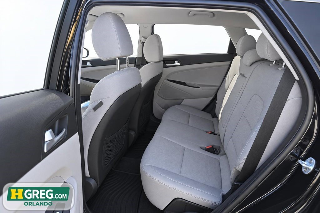 Used 2019 Black Noir Pearl Hyundai SE image 9