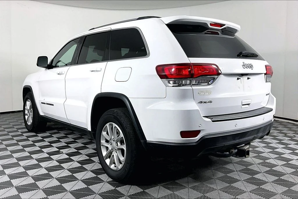 Used 2021 White Jeep Laredo E image 2