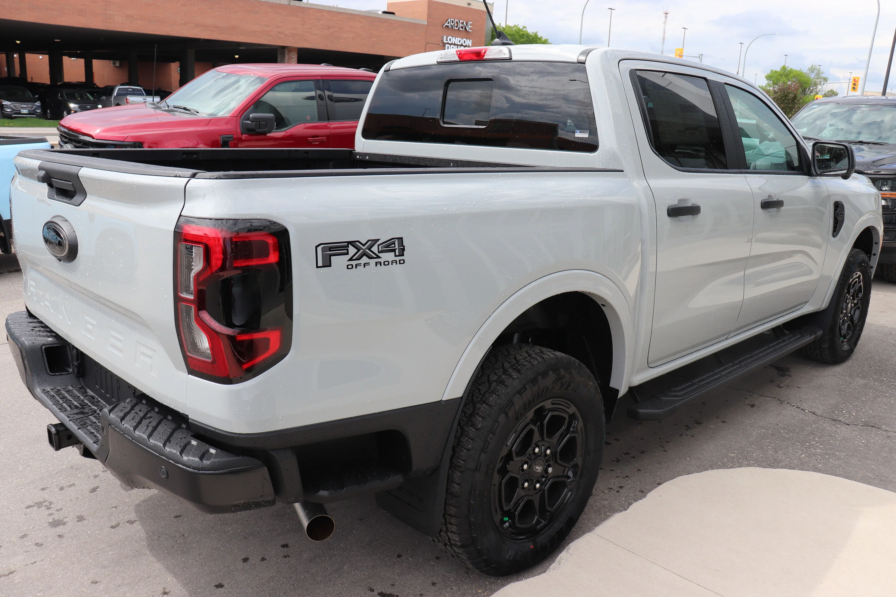 New 2026 AVALANCHE Ford XLT image 5