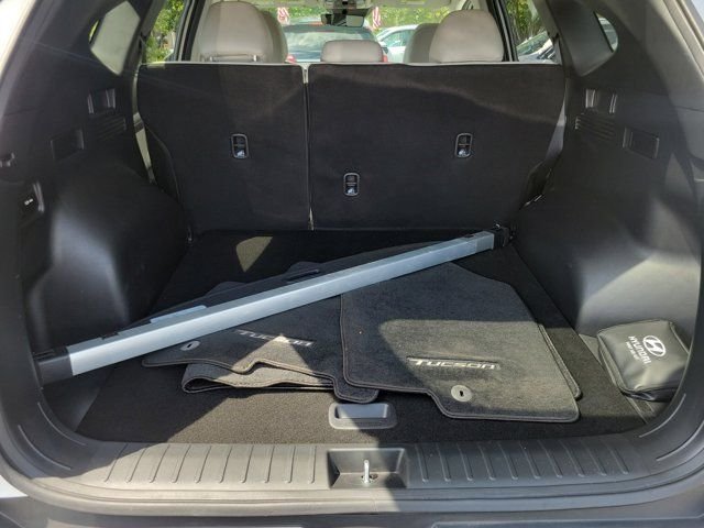 Certified Used 2025 White Hyundai SEL Convenience image 6