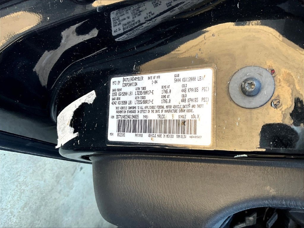 Used 2004 Black Dodge SLT image 22