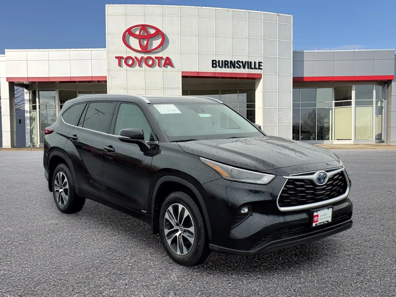 Used 2022 Black Toyota XLE image 1
