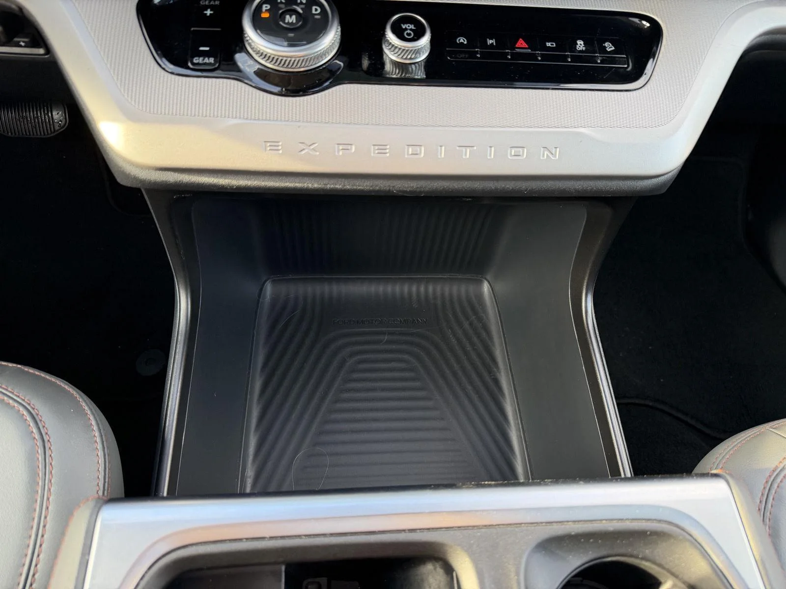 Used 2025 Oxford White Ford Active image 15