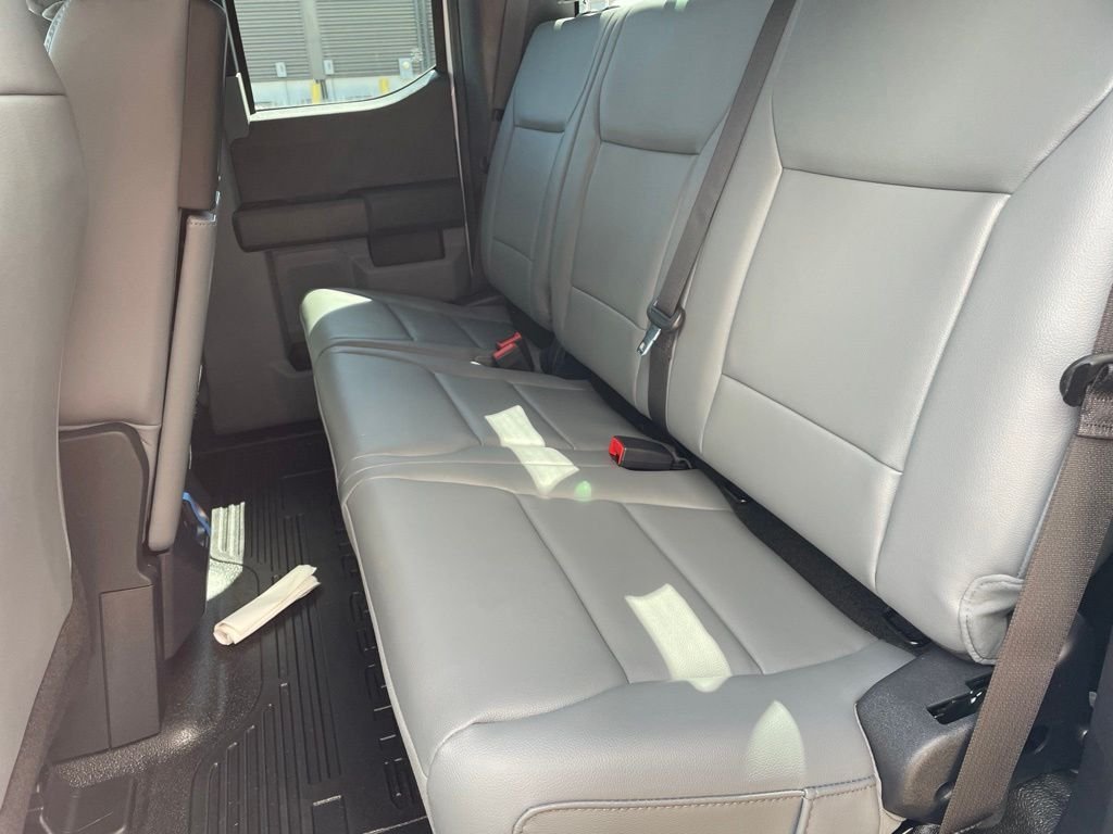 New 2026 Oxford White Ford F-350® XL image 30