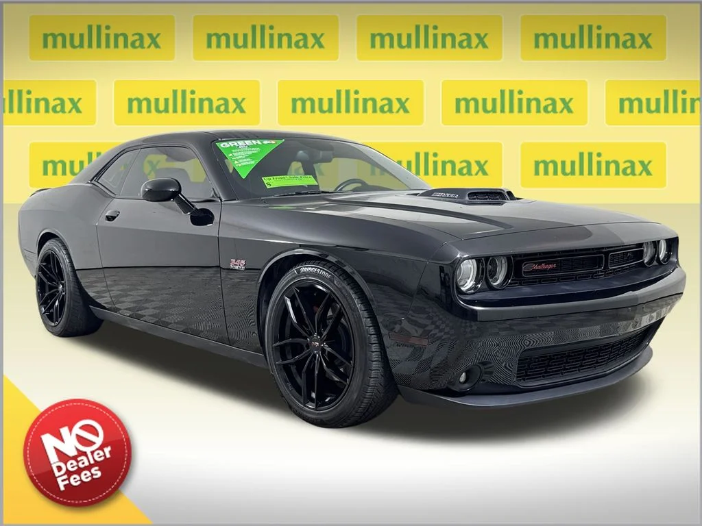 Used 2016 Black Dodge R/T Shaker image 1