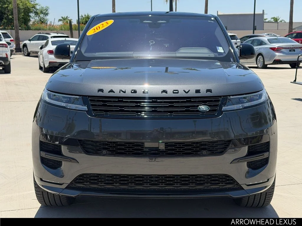 Used 2023 Gray Land Rover SE Dynamic image 9