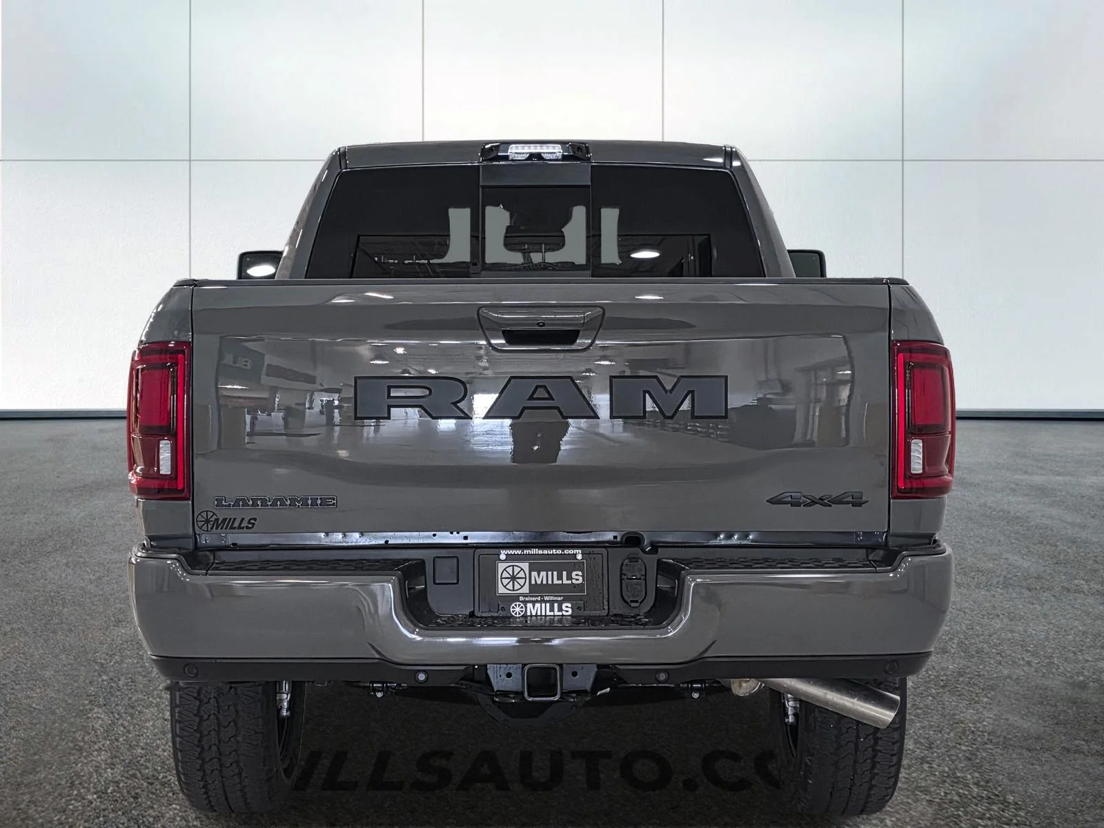 New 2026 Ceramic Gray Clear-Coat Exterior Paint RAM Laramie image 6