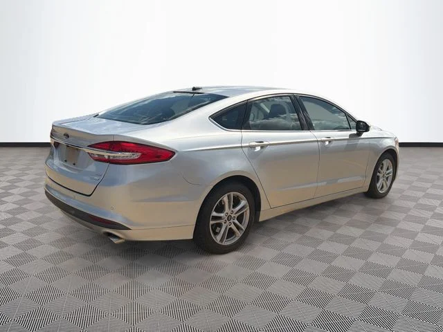 Used 2018 Silver Ford SE image 4