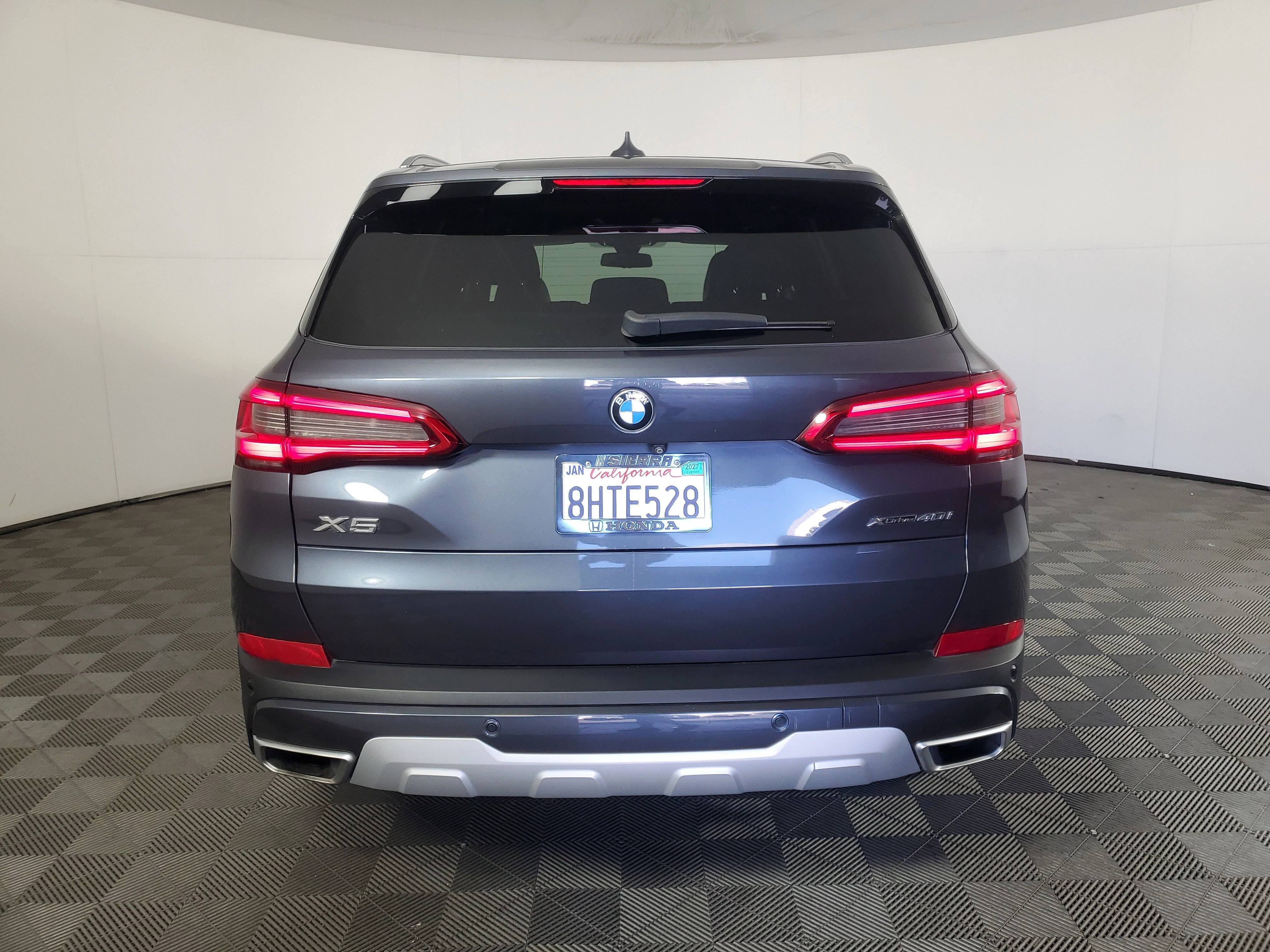 Used 2019 Arctic Gray Metallic BMW xDrive40i image 5