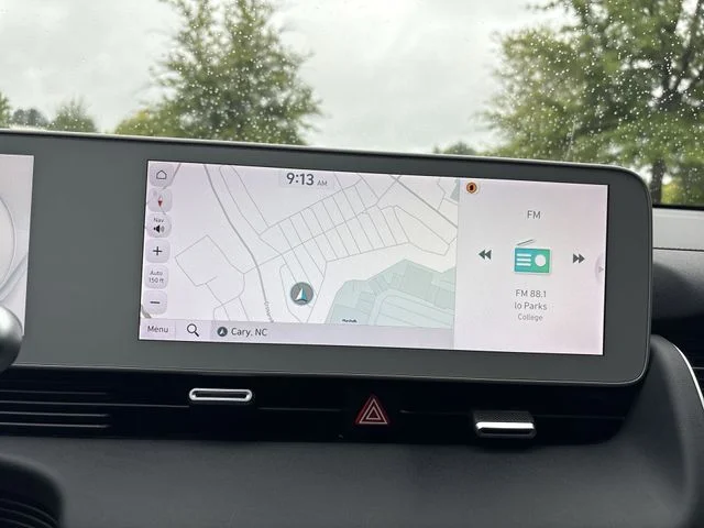 Used 2024 Green Hyundai SEL image 18