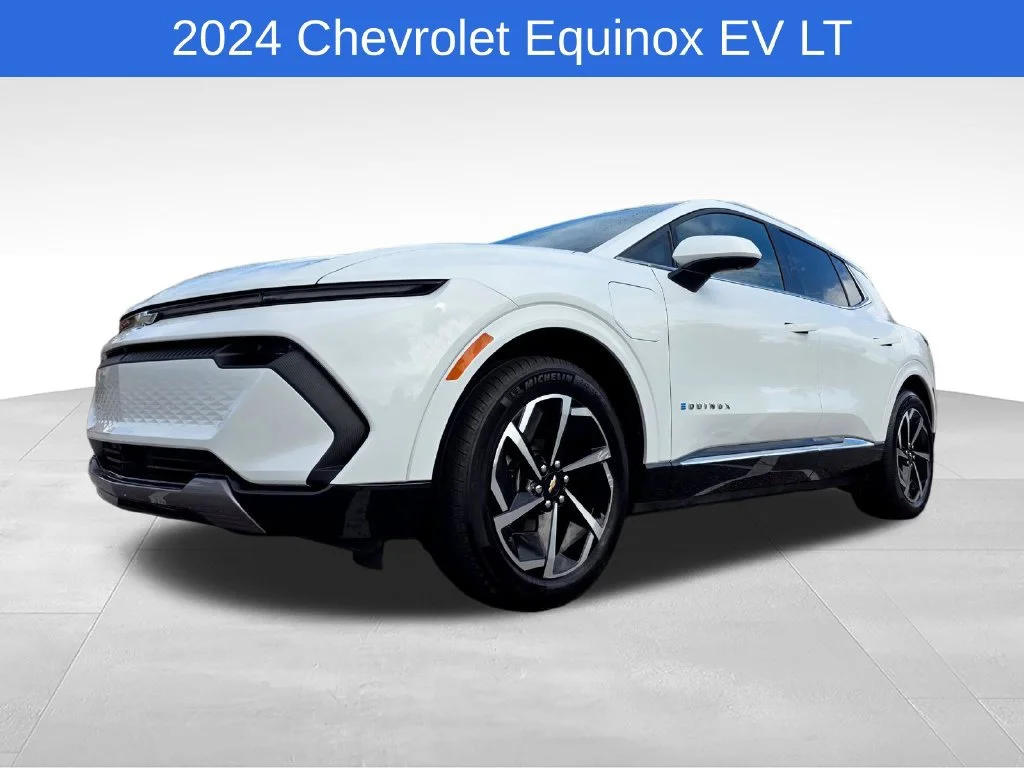 Used 2024 Summit White Chevrolet 2LT image 10