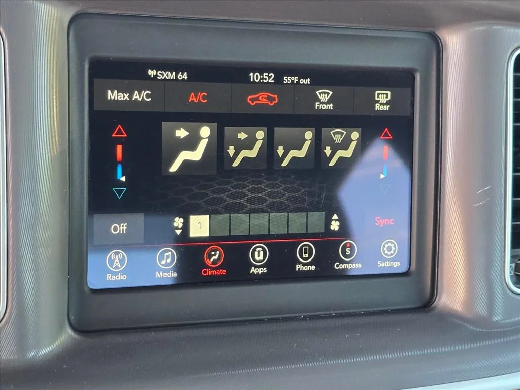 Used 2022 White Dodge SXT image 20