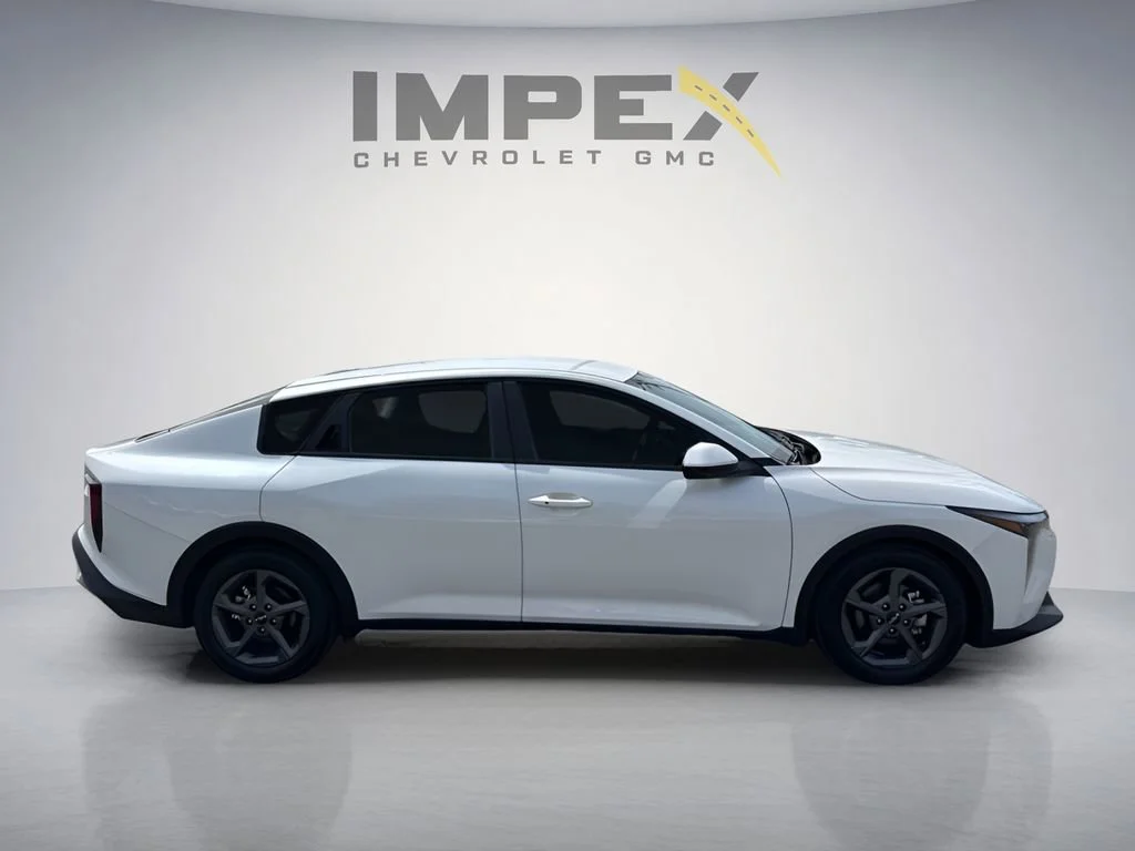 Used 2025 White Kia LXS image 6