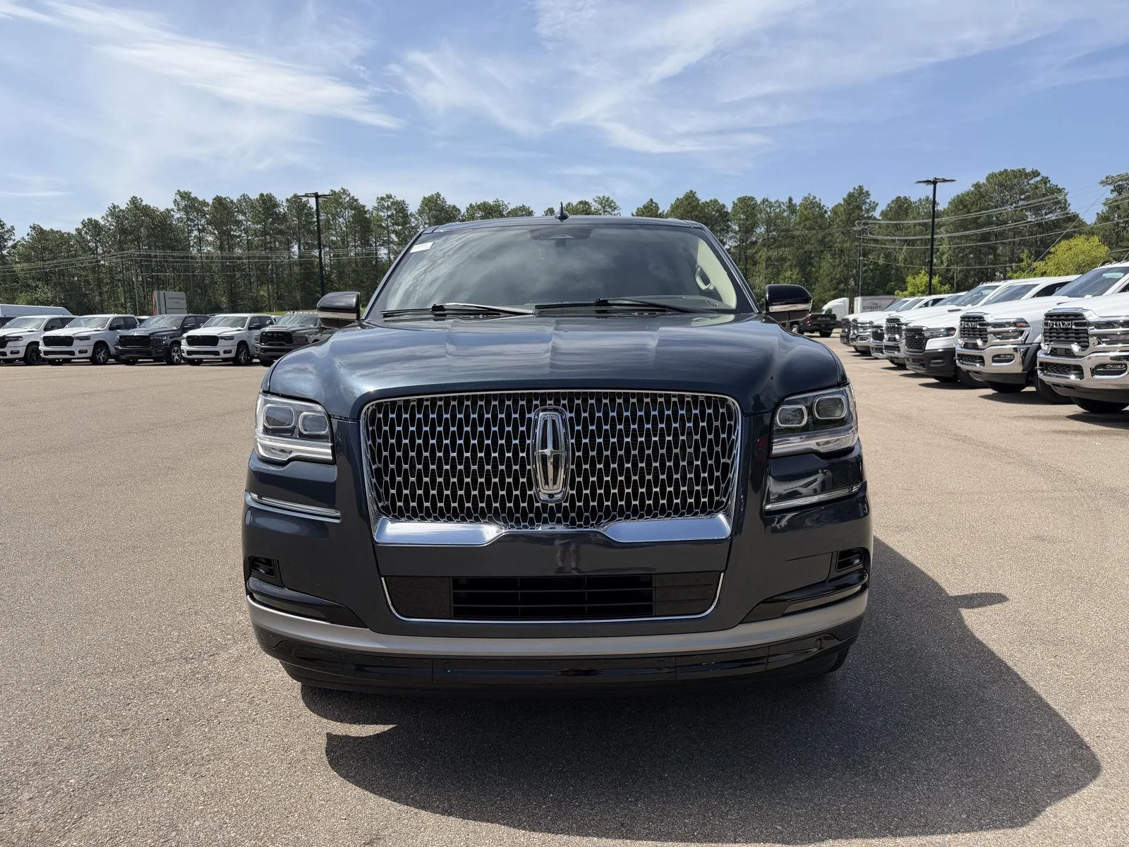 Used 2024 Flight Blue Metallic Clearcoat Lincoln Reserve image 2