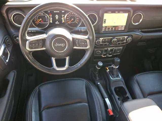 Used 2022 Green Jeep Overland image 11