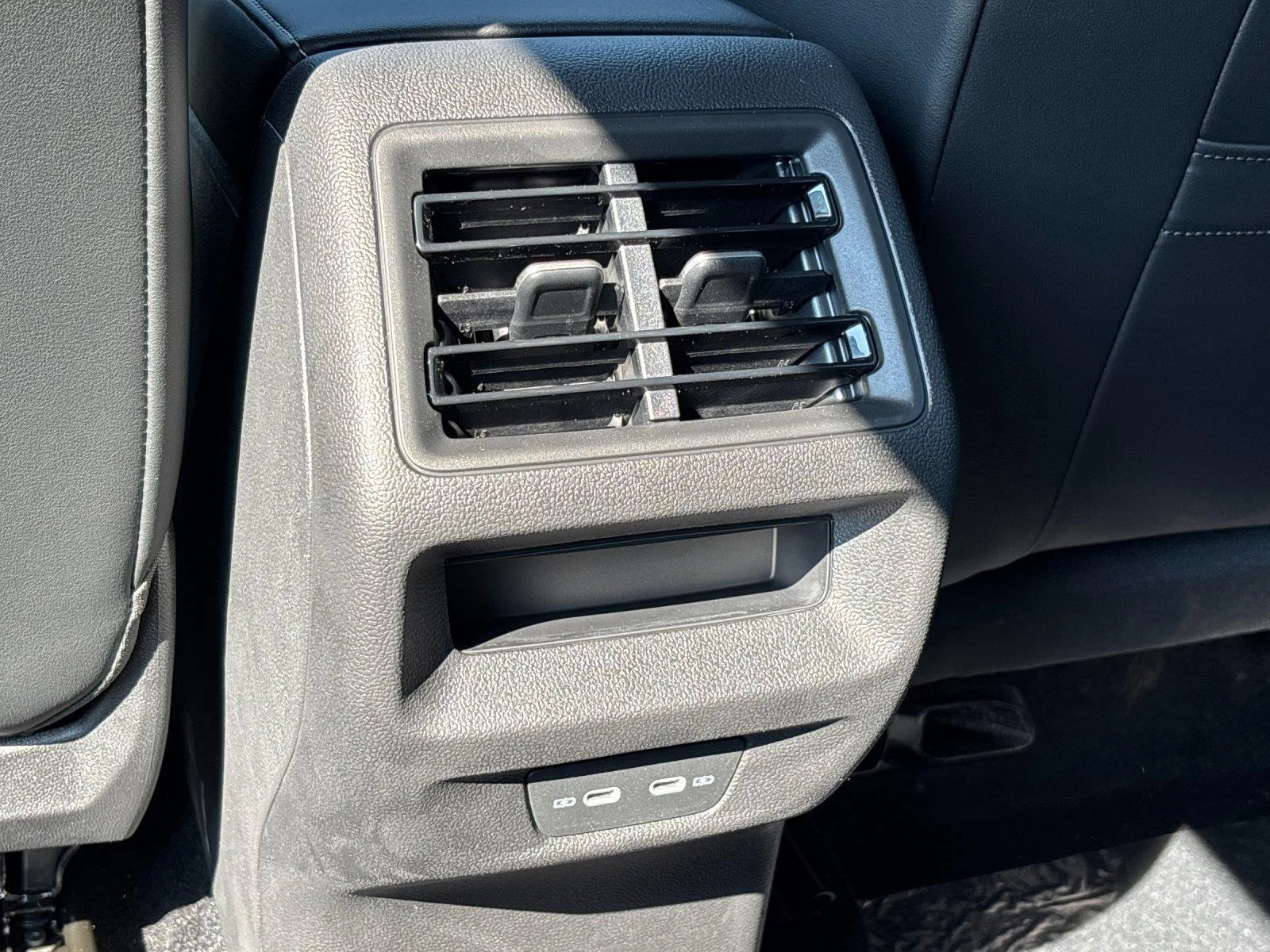 New 2026 Pure White Volkswagen SE image 33