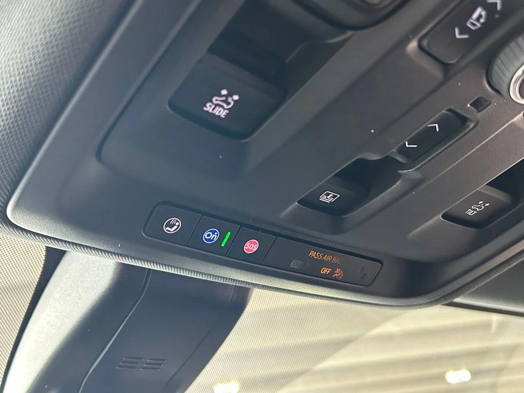 Used 2022 Summit White Chevrolet Premier image 30