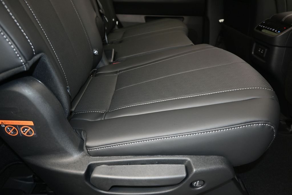 New 2027 RADIANT WHITE INFINITI Luxe FWD image 23