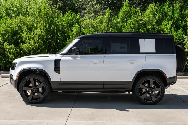 New 2026 Fuji White Land Rover S image 18