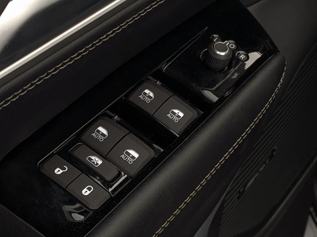 New 2026 Black Jeep 85th Anniversary - - McIntosh Audio - Quilted Leather - Adaptive Cruise - Liftgate & More! image 13