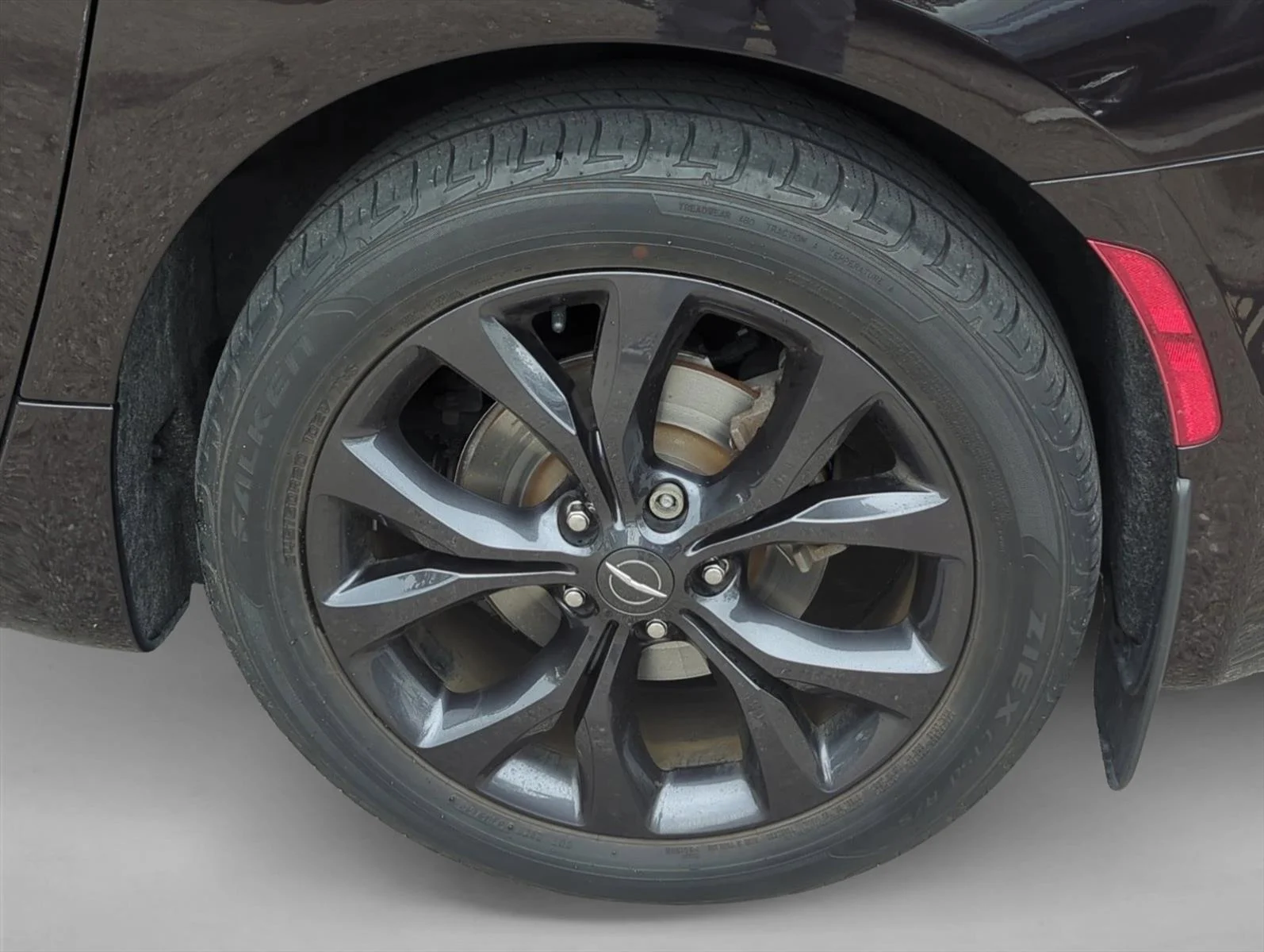 Used 2019 Dark Cordovan Pearlcoat Chrysler Limited image 6