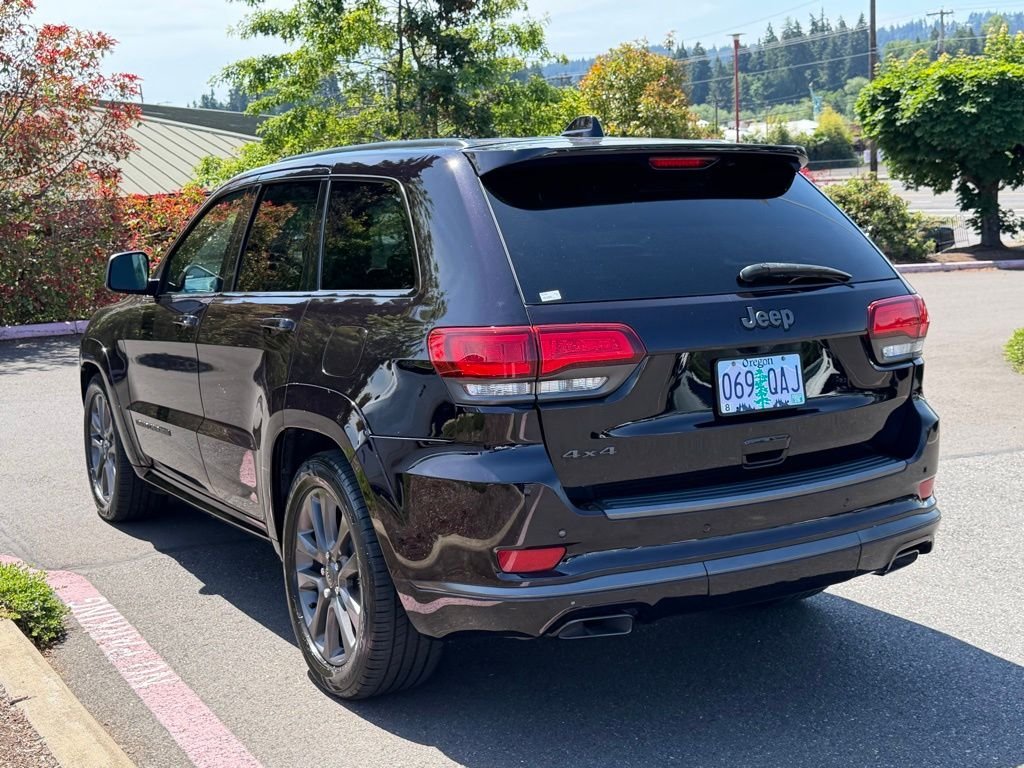 Used 2018 Sangria Metallic Clearcoat Jeep Overland image 5