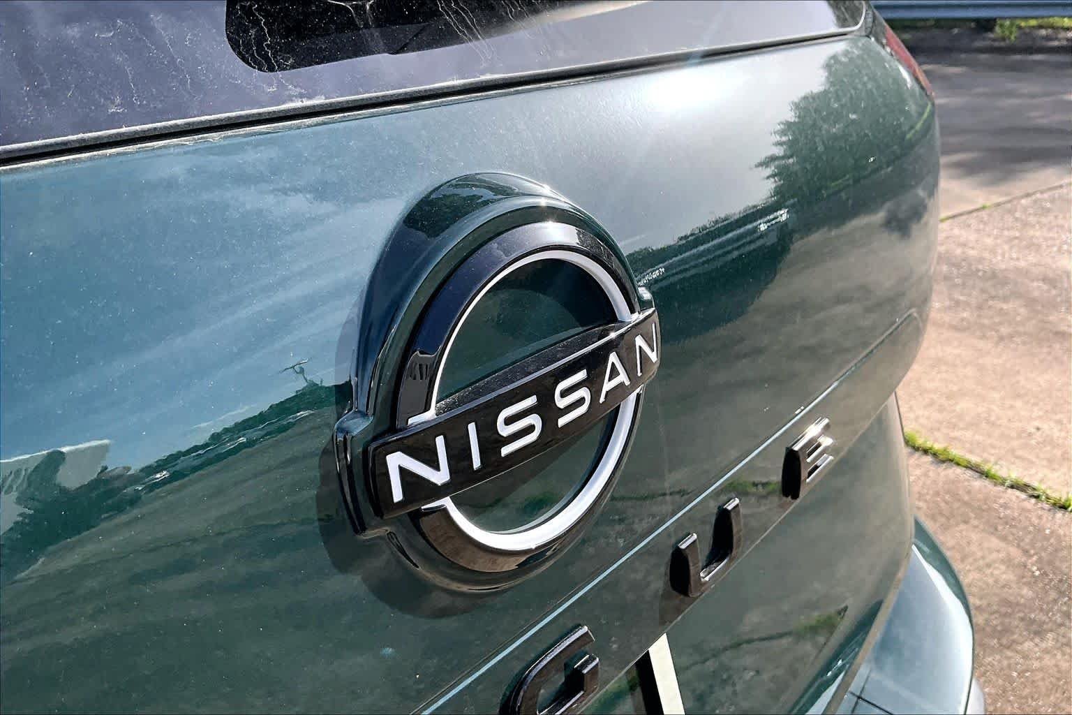 New 2026 Obsidian Green Pearl Nissan Dark Armor image 8
