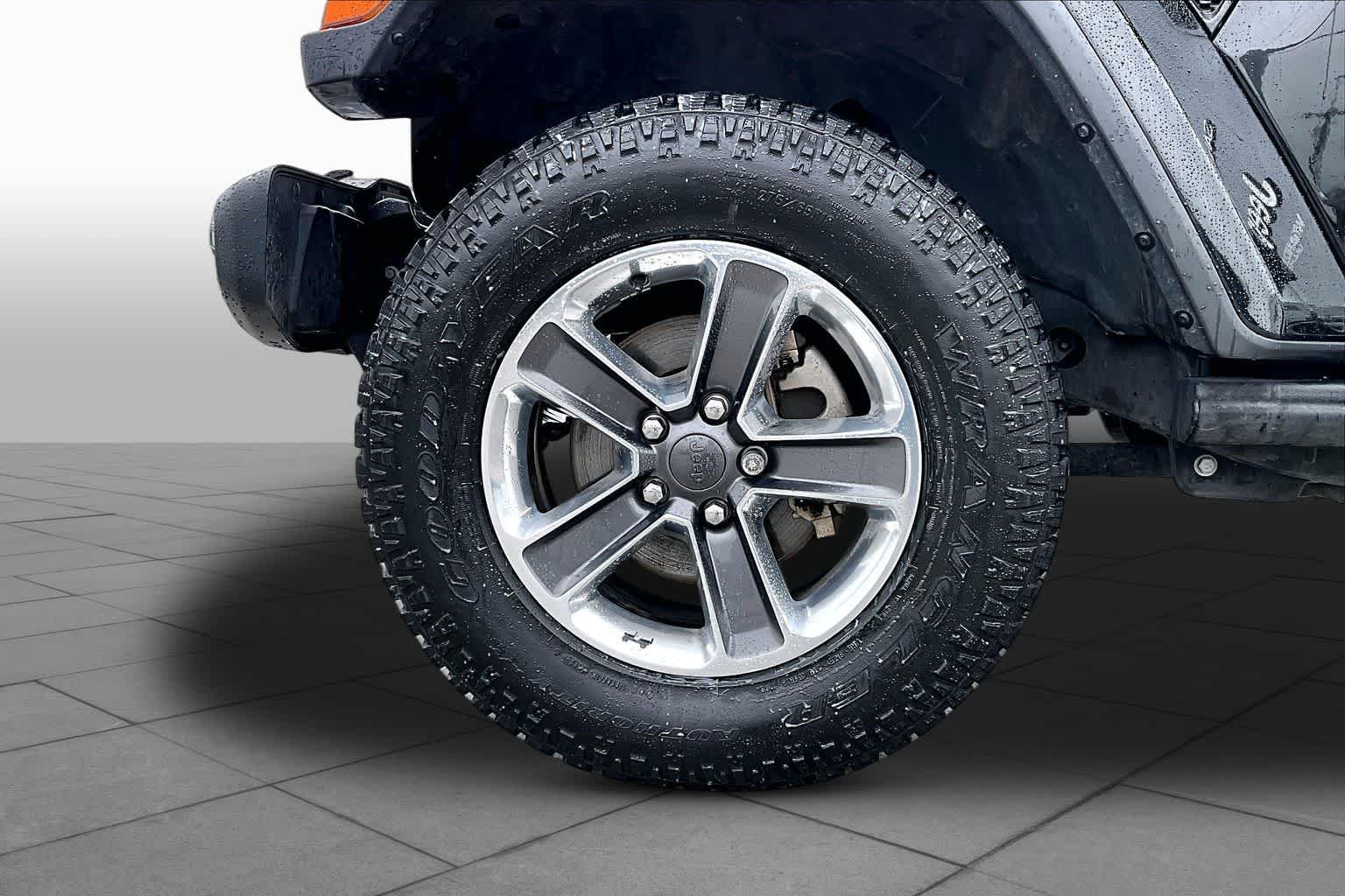 Used 2020 Black Clearcoat Jeep Sahara image 11