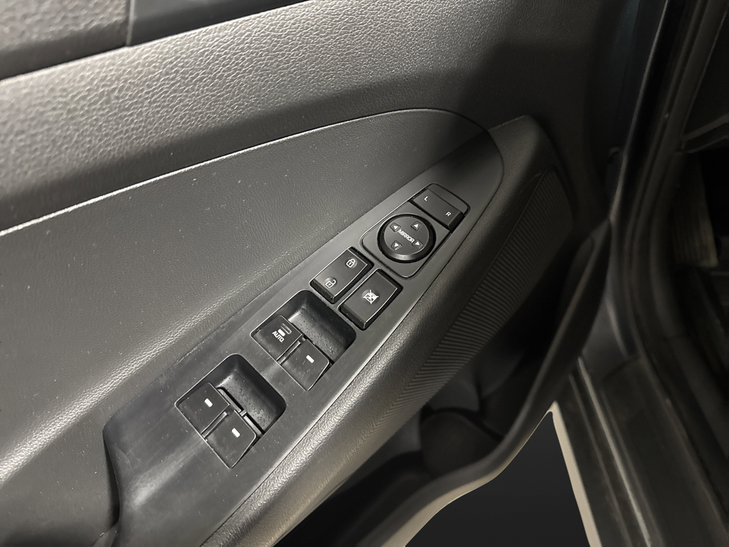 Used 2020 Blue Hyundai Value image 25