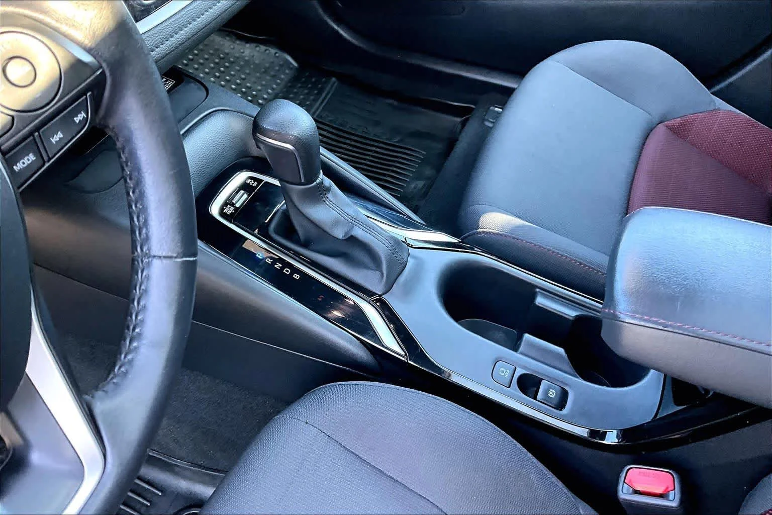 Certified Used 2024 Ice Cap Toyota SE image 16