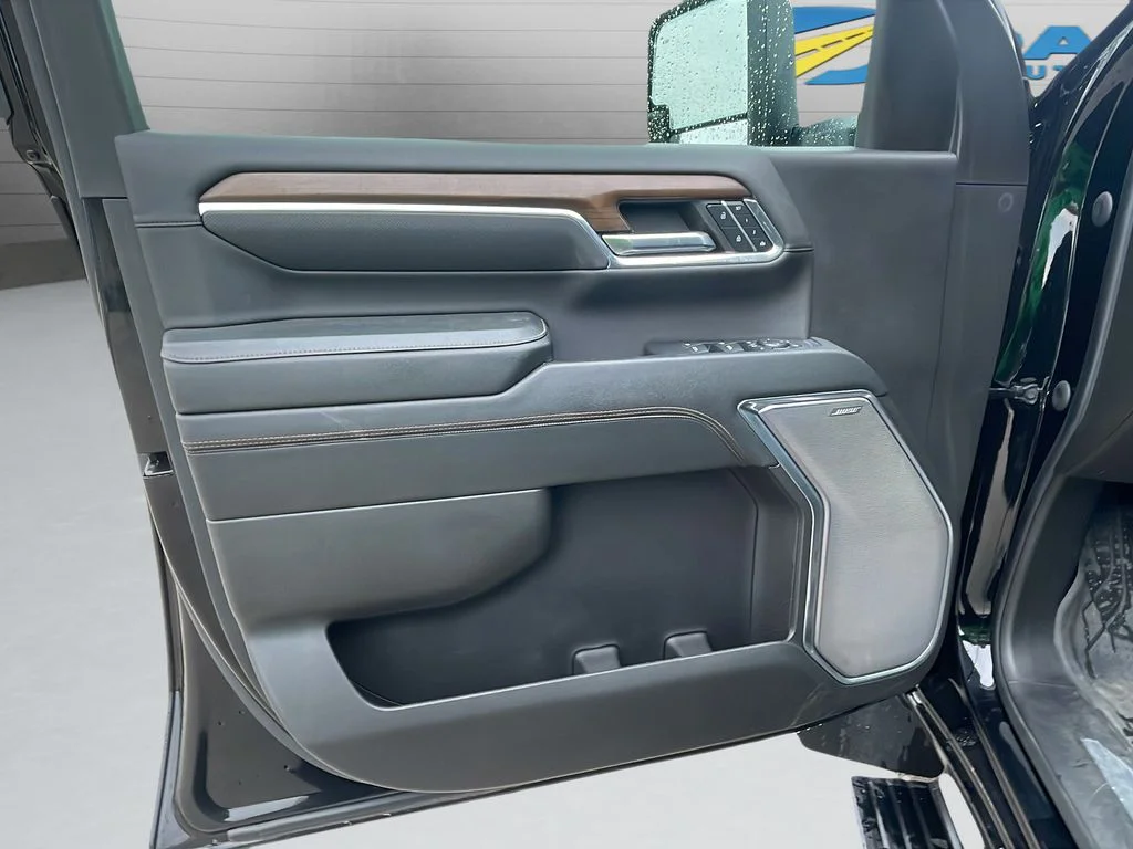 Used 2024 Black Chevrolet High Country image 11