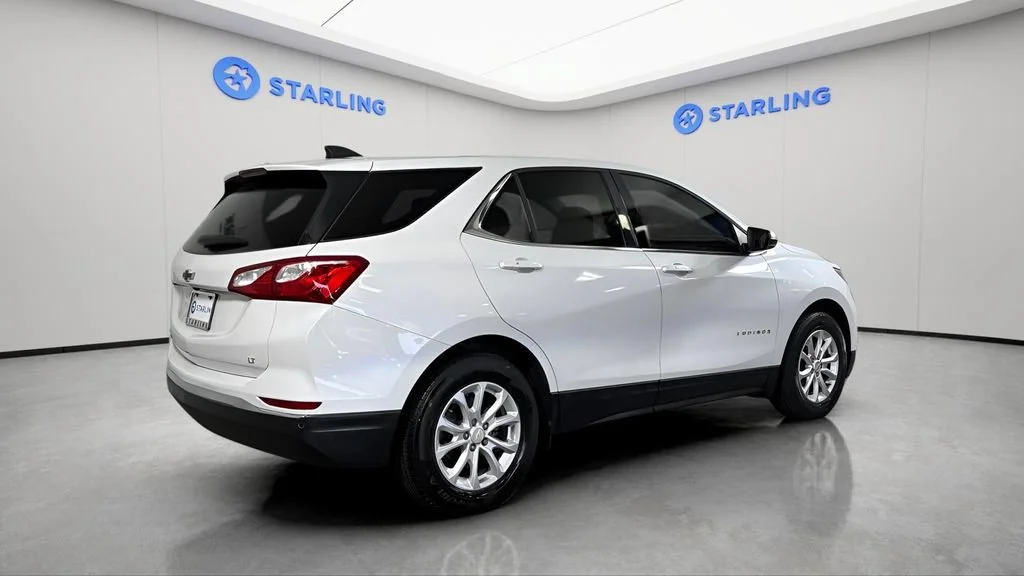 Used 2018 IRIDESCENT PEARL TRICOAT Chevrolet LT image 10