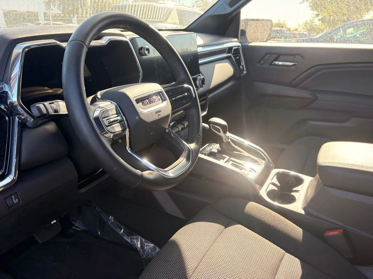 Used 2024 Summit White GMC Elevation image 8